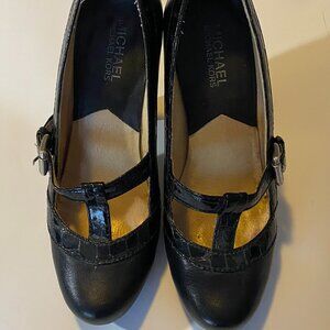 Michael Kors Black pumps 4 inch heel with slight platform. Size: 7 1/2 (US)